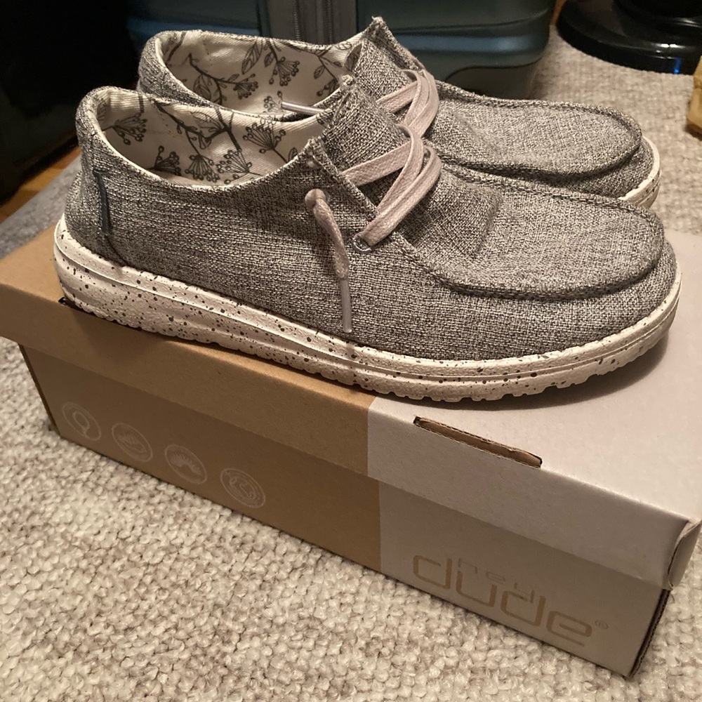 Hey Dude Women’s Light Gray Loafers